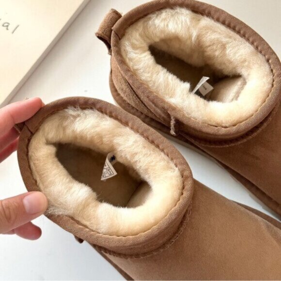 NWT  Ugg boots-UGG Classic Ultra Mini Water-Resistant Booties Women's - Picture 10 of 11